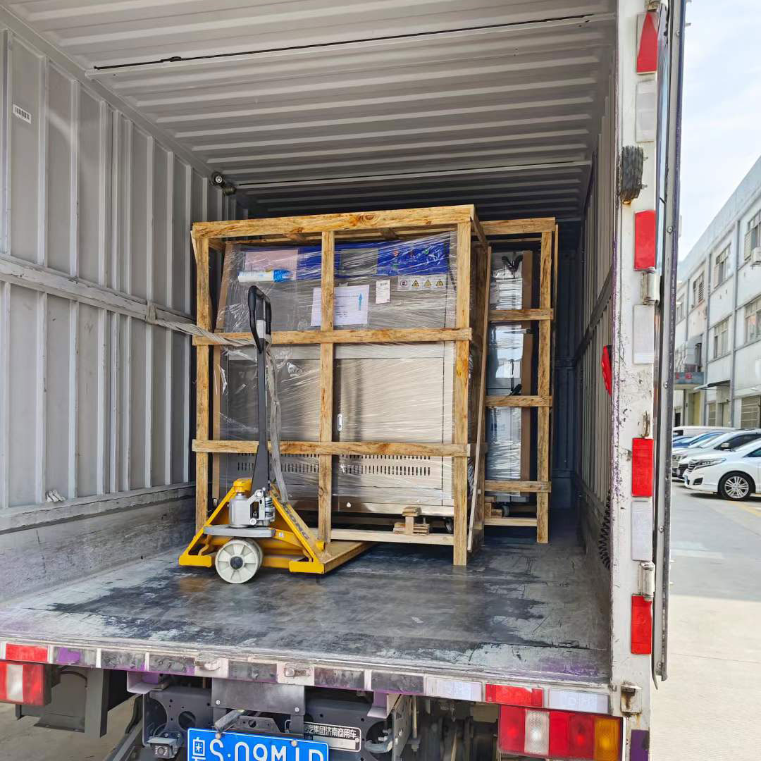 恒溫恒濕試驗箱與紫外線試驗箱發(fā)貨南京大學